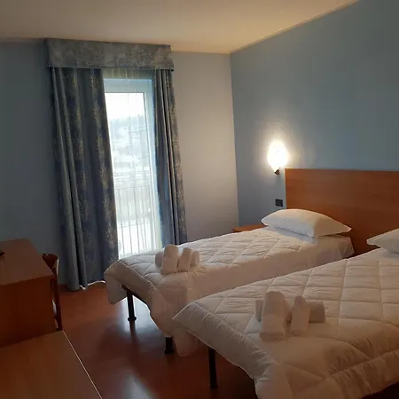 Risthotel Airport מלון 3*