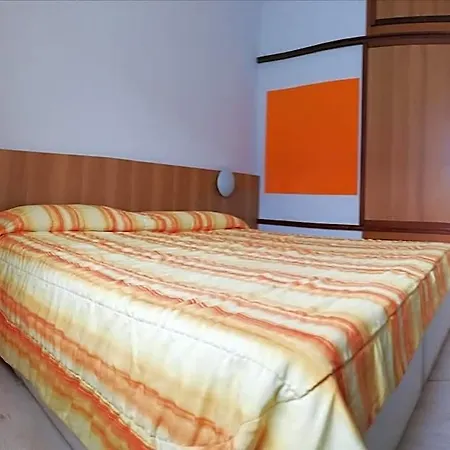 מלון Risthotel Airport 3*