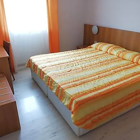 מלון Risthotel Airport 3*