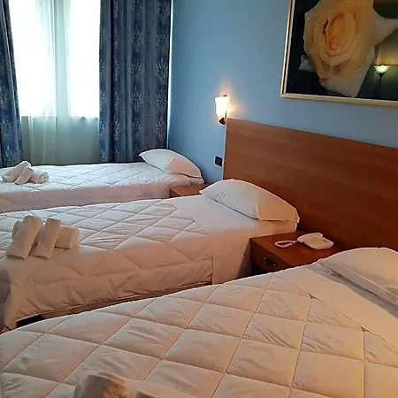 מלון Risthotel Airport