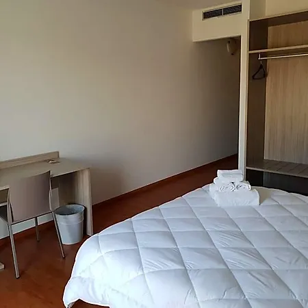 מלון Risthotel Airport