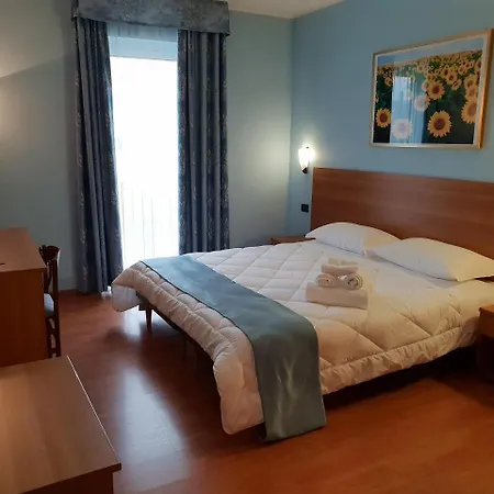 Hotel Risthotel Airport 3*