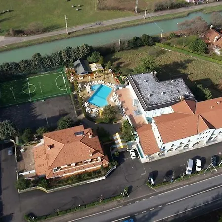 Risthotel Airport 3*